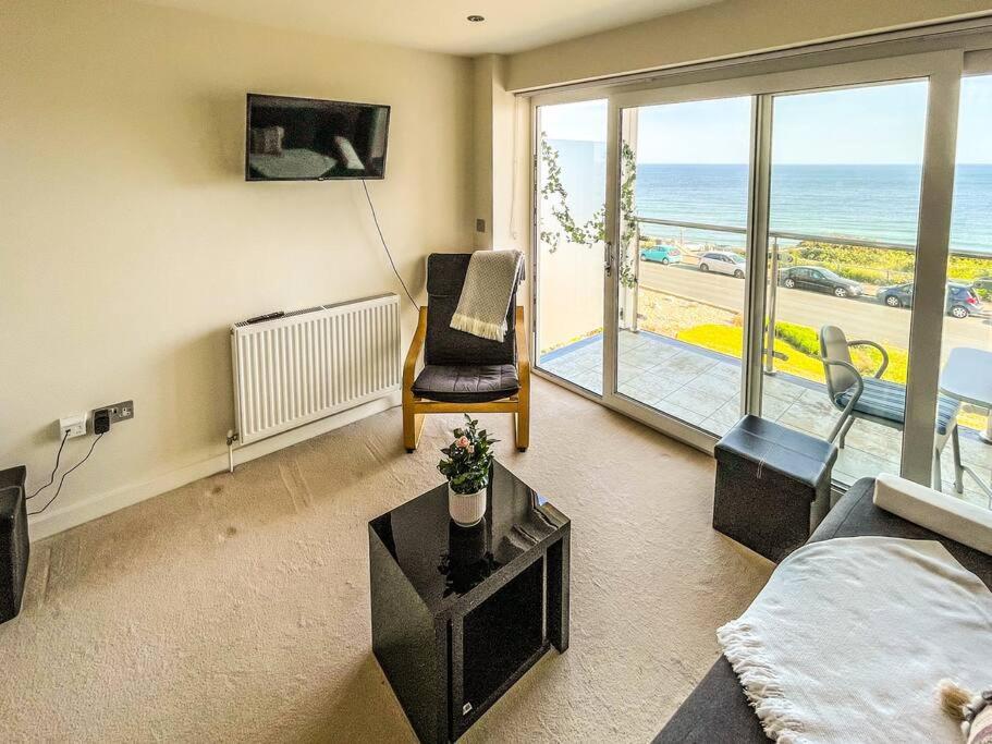 Soho Beach Apartment With Fabulous Sea View And 2 Minutes To The Beach With Free Parking And Netflix Bournemouth Luaran gambar