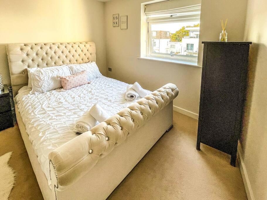 Soho Beach Apartment With Fabulous Sea View And 2 Minutes To The Beach With Free Parking And Netflix Bournemouth Luaran gambar